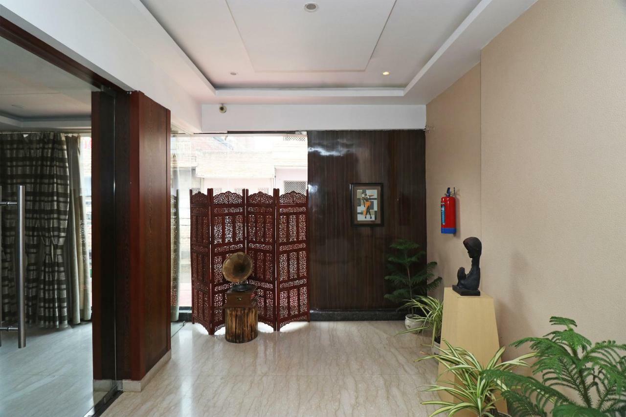 Oyo 5843 Hotel Yash Inn Mirzāpur Esterno foto