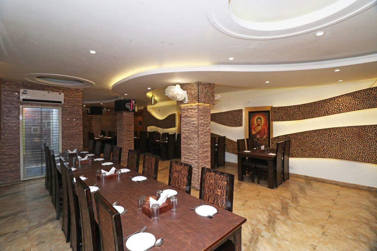 Oyo 5843 Hotel Yash Inn Mirzāpur Esterno foto
