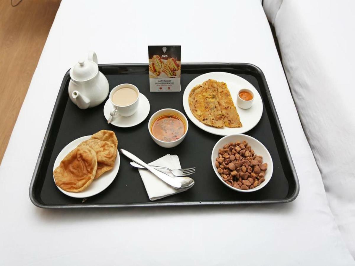 Oyo 5843 Hotel Yash Inn Mirzāpur Esterno foto